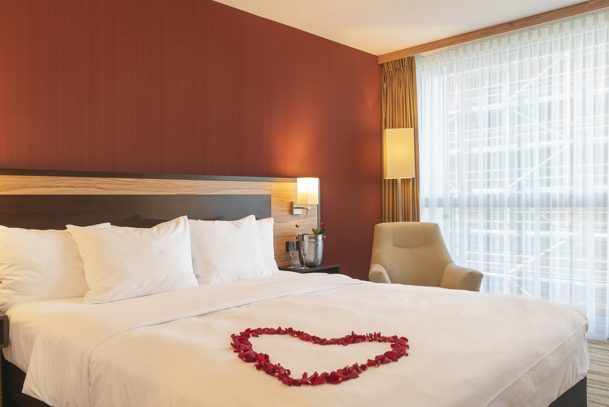 COURTYARD BY MARRIOTT DÜSSELDORF HOTELS: Mit Romantik dem Alltag entfliehen