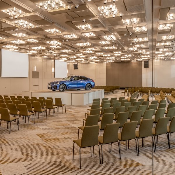 MEET GERMANY SUMMITS 2024 – Deine exklusive Einladung Tauche ein in die Welt der MEET GERMANY SUMMITS, das unverzichtbare Event für Eventplaner, Meeting Professionals und Kommunikationsexperten. Unter dem Motto „Innovation | Netzwerk | Zukunft“ bietet das Netzwerk ihrem B2B Networkingformat Einblicke in die neuesten Entwicklungen der Veranstaltungswirtschaft. Erlebe Regionen und DACH-Destinationen wie nie zuvor, lerne die Visionäre dahinter kennen und nimm an interaktiven World-Cafes sowie Experimentierflächen teil, um frisches Wissen, Inspiration und Networking für dein Business zu gewinnen. Verpasse nicht die Termine der MEET GERMANY SUMMITS 2024: 13. – 15. März 2024 in Bayern 24.– 25. April 2024 in Berlin & Brandenburg 04. – 05. September 2024 im Rhein-Main 06. – 07. November 2024 in NRW Infos & Anmeldung für Eventplanende & Meeting Professionals: meet-germany.network/events | Promocode: pregas24 Möchtest du dein Unternehmen und Angebot präsentieren? Das MEET GERMANY Team steht dir gerne zur Verfügung: team@meet-germany.network Sei dabei und gestalte mit uns die Zukunft der Veranstaltungsbranche!