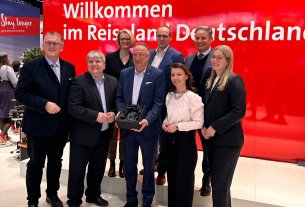 Gütesiegel „Exzellente Ausbildung“: Tourismusausschussdes Deutschen Bundestages verleiht Ehrenpreis an die HDV