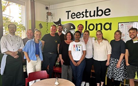 Das „Accor cities network Frankfurt“ veranstaltete Abendessen für Wohnungslose in der Teestube Jona