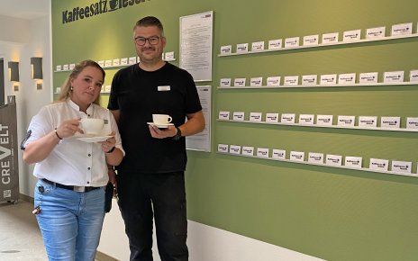 Mit Kaffee / Satz / Leserei zur inneren Ruhe