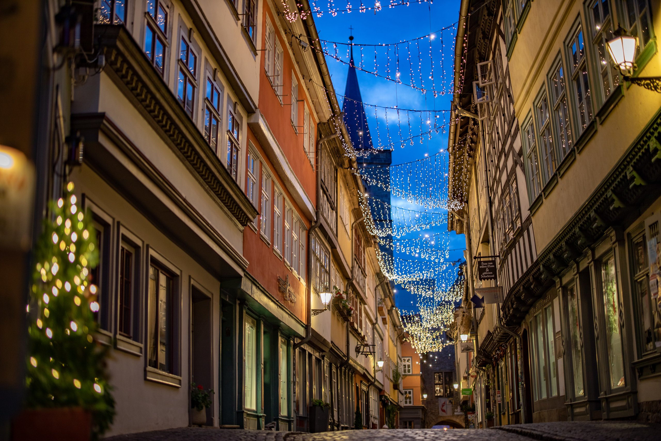 Glühwein, Lichterglanz, Teamgeist – Ihre Weihnachtsfeier in Deutschlands Mitte