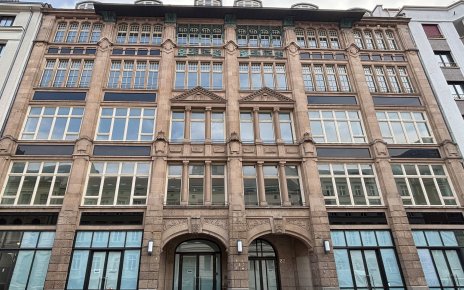 The Chocolate on the Pillow Group stärkt strategische W eiterentwicklung mit Unterzeichnung eines Managementvertrages in Berlin