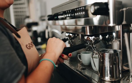 Kaffeevollautomaten in der Hotellerie: Worauf Gastronomen beim Kauf achten sollten