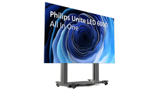 Philips Unite LED 6115 135“ All-in-One:
Große Wirkung und maximale Flexibilität für moderne Hotels.